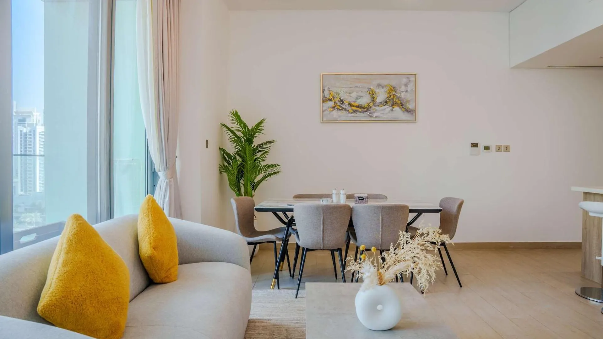 2 Bdr In Liv - City Views & Modern Design Ντουμπάι 0*,